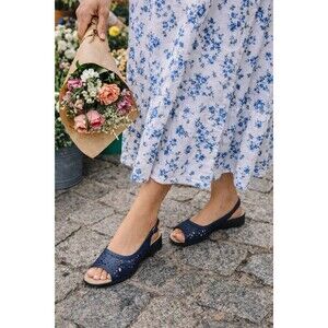 Comfortview Mary Slingback Wedge Sandals Women Size 9WW Navy Excellent Wide